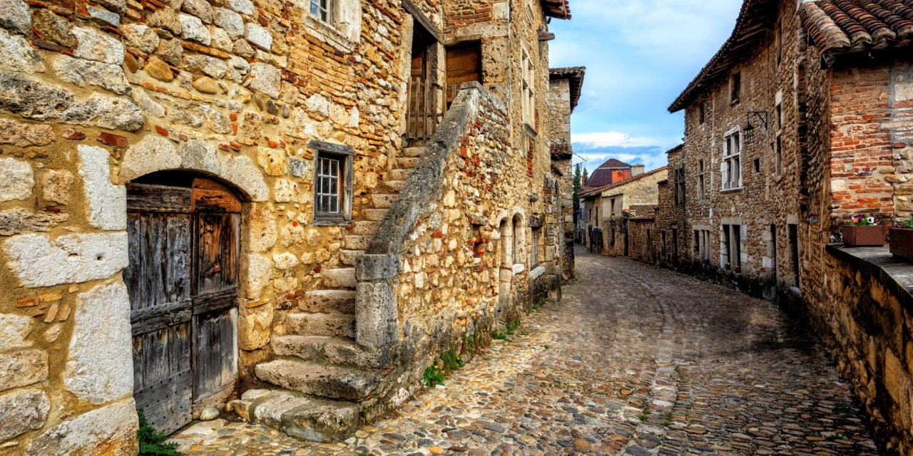 circuit-prive-Lyon-excursion-avec-chauffeur-visite-Beaujolais-Perouges